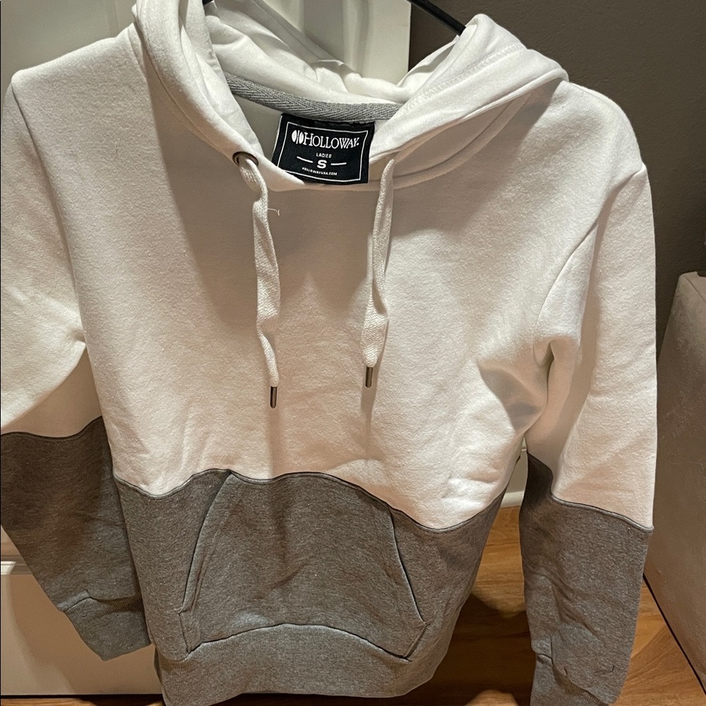 Women’s NEW Holloway White and Gray Hoodie size Small